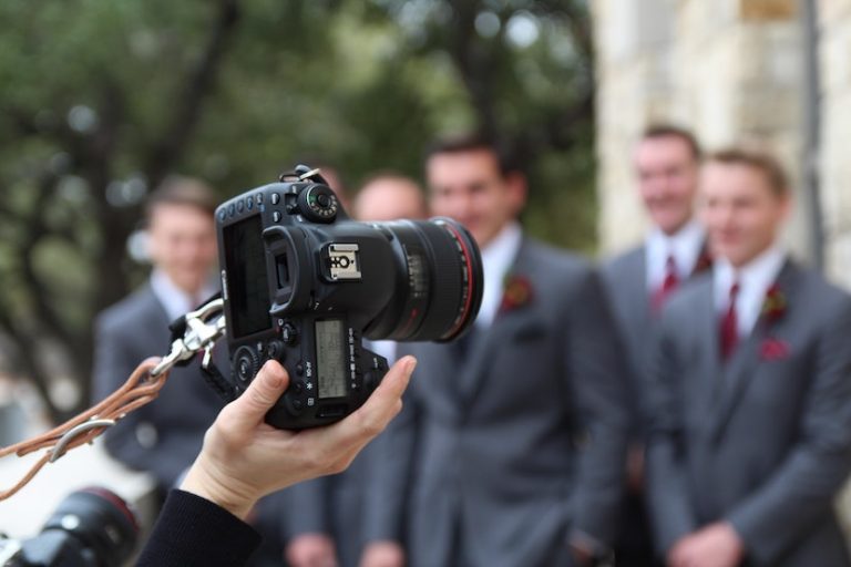 Hiring a wedding photographer tips
